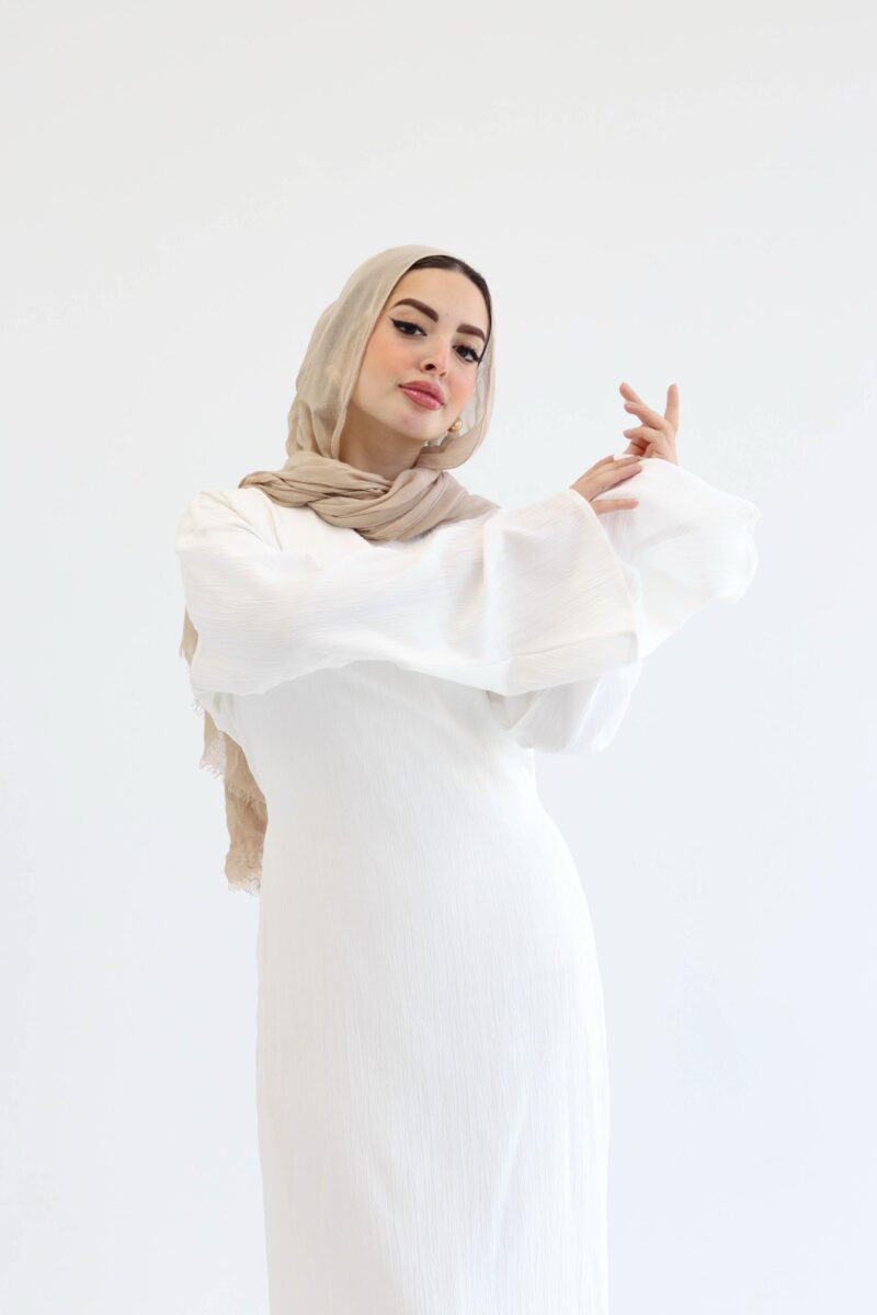 White dress - Image 3