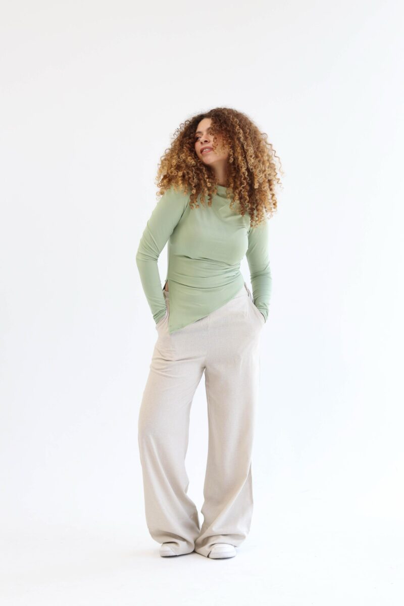 Linen pants in beige - Image 3
