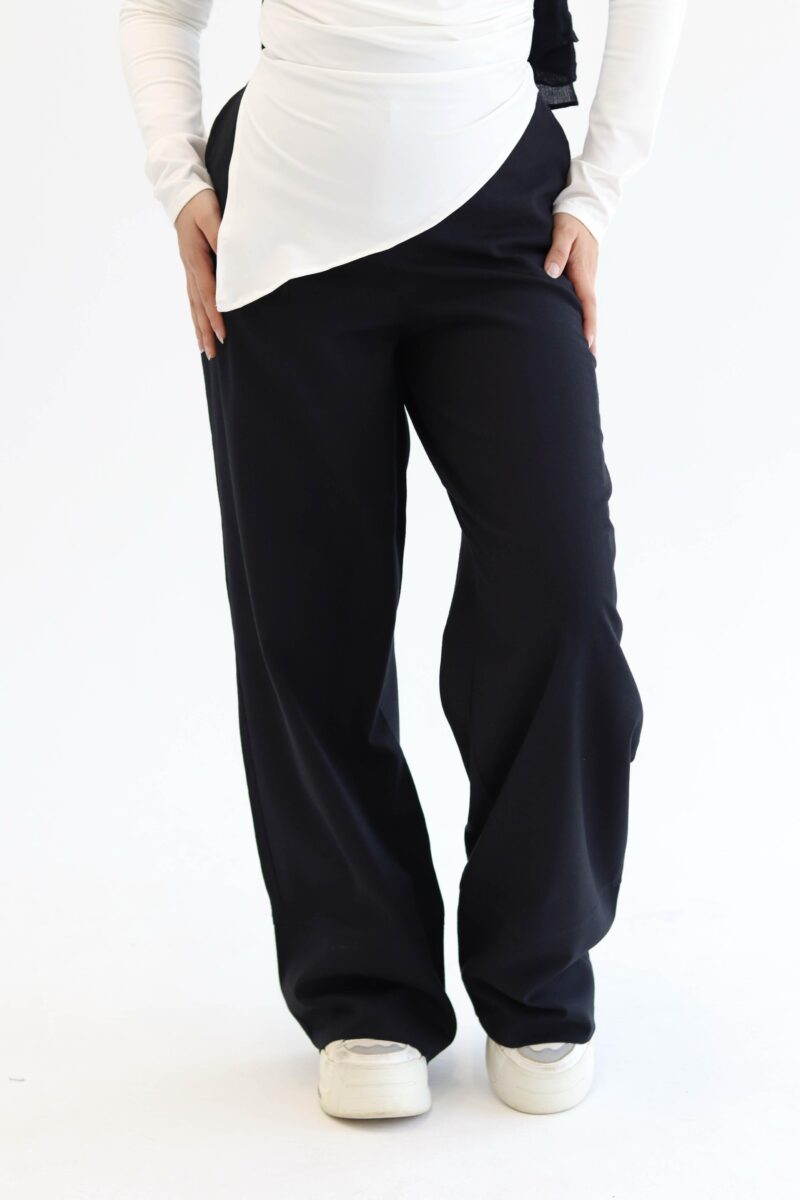 Linen pants in black - Image 3