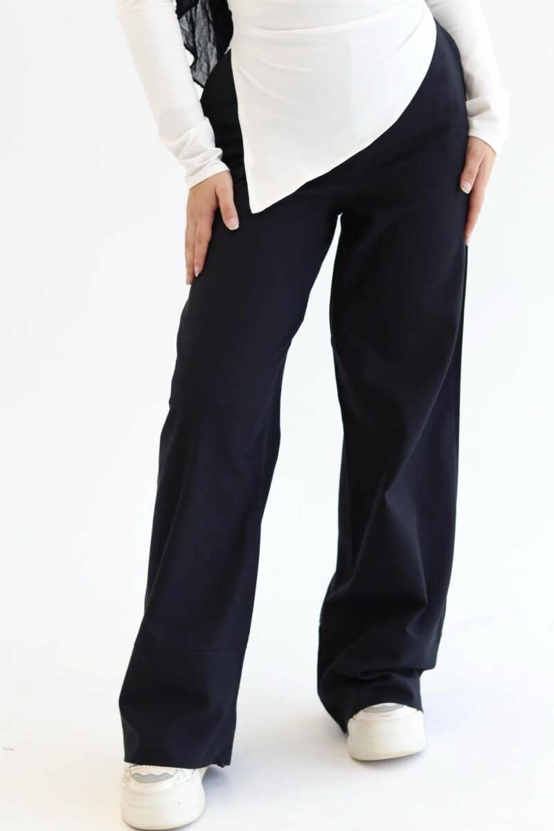 Linen pants in black