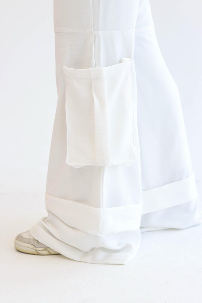 Cargo pants in white - Image 4