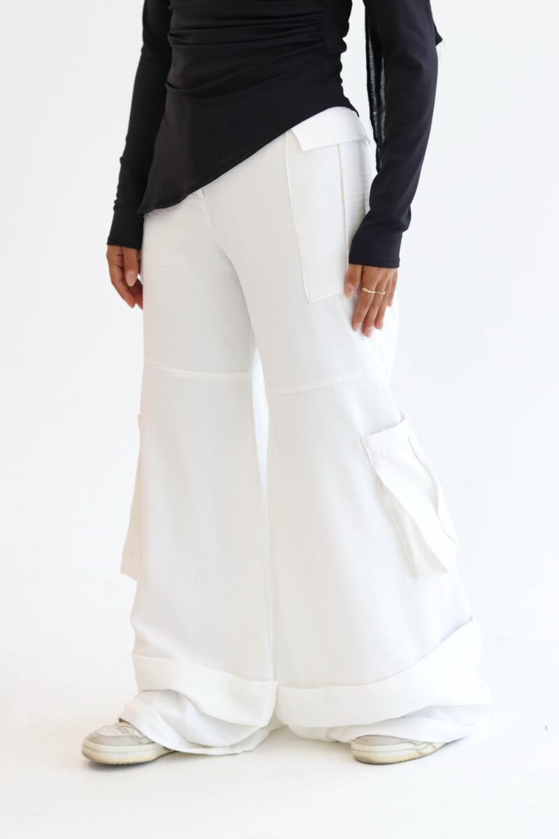 Cargo pants in white - Image 3