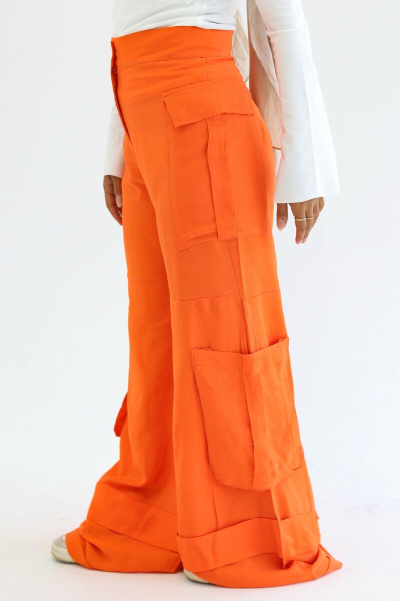 Cargo pants in orange