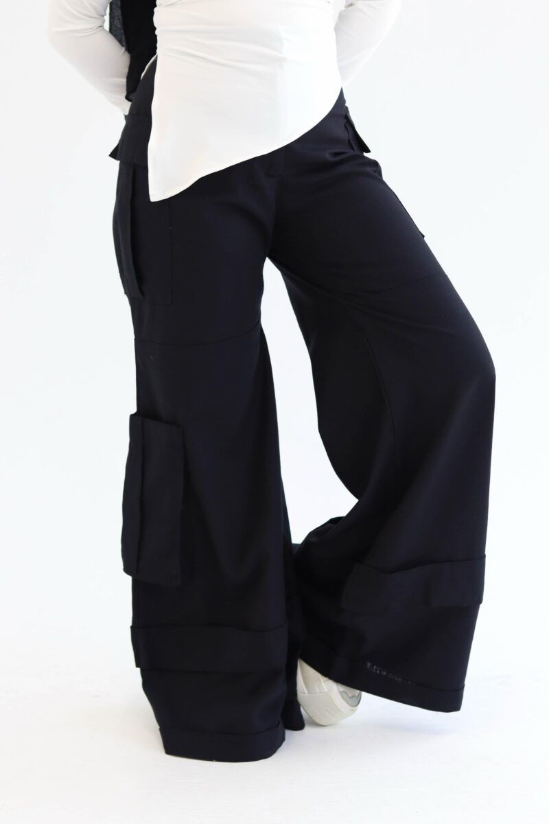 Cargo pants in black