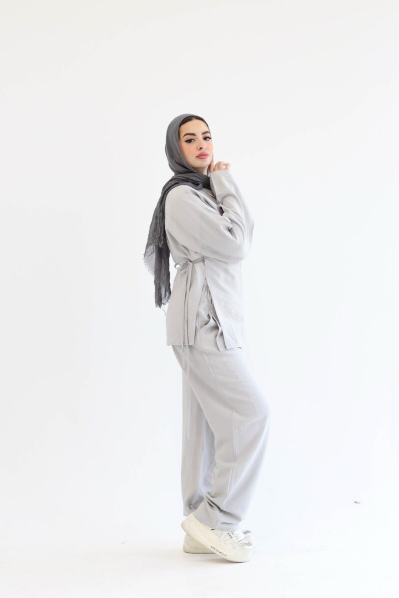Wrap set in light grey