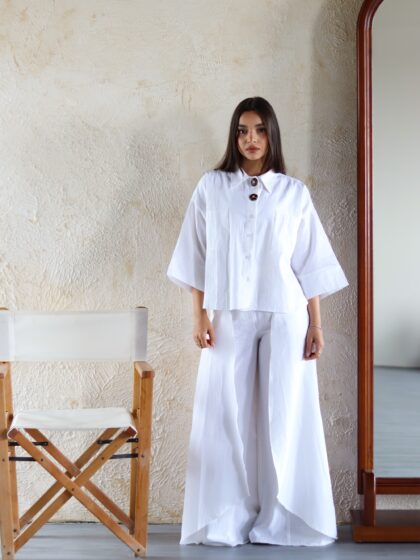 Flow set in White
